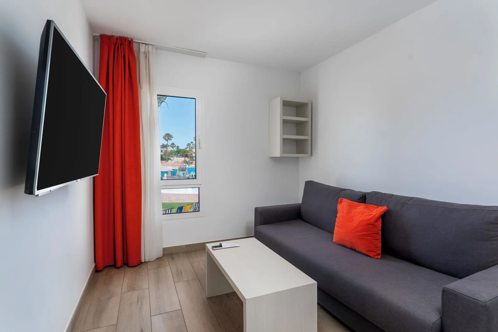 Barceló Corralejo Sands: The separate living room of a Suite