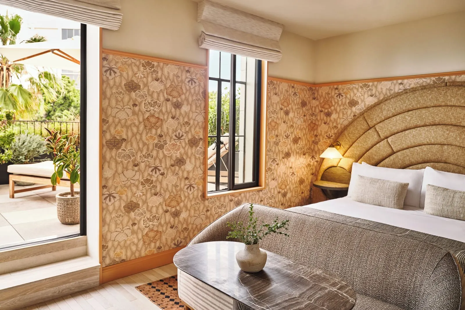 Santa Monica Proper Hotel: A Landmark room opening onto its terrace