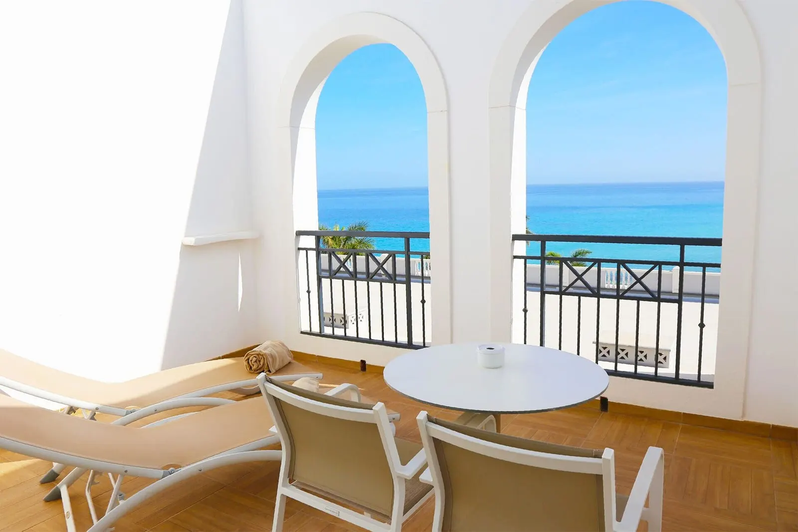 Royal Palm Resort & Spa: The sea from a Superior Double terrace