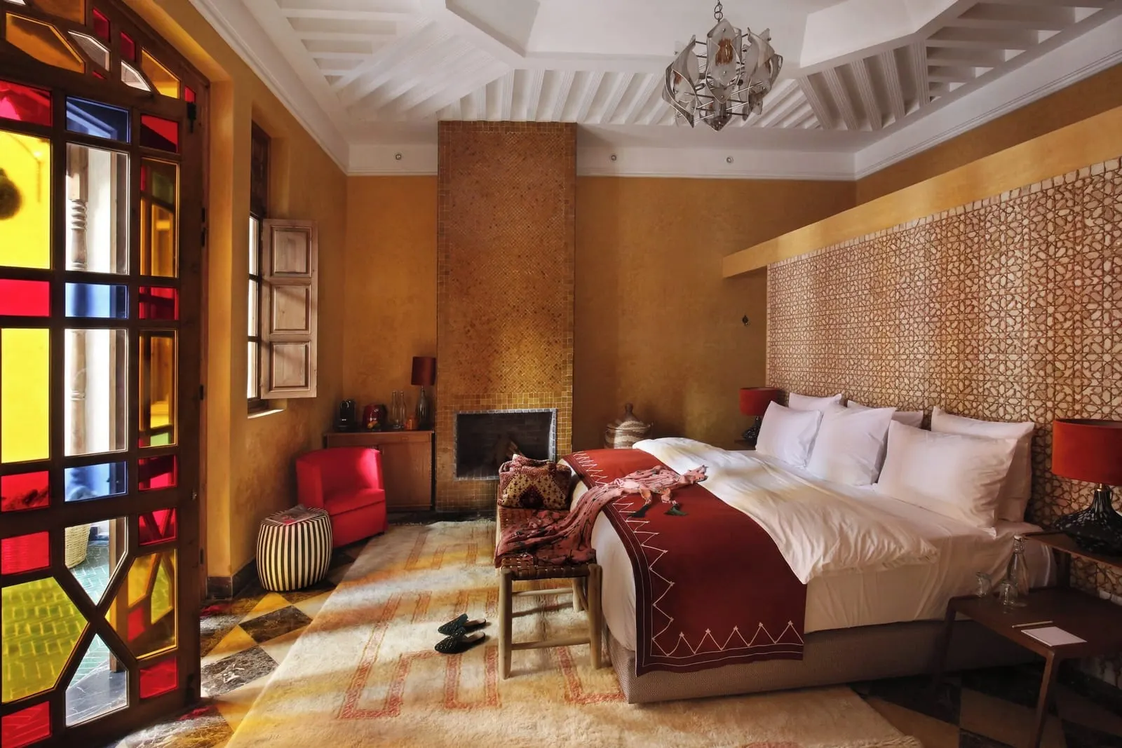 El Fenn: A Medium Room with its open fire