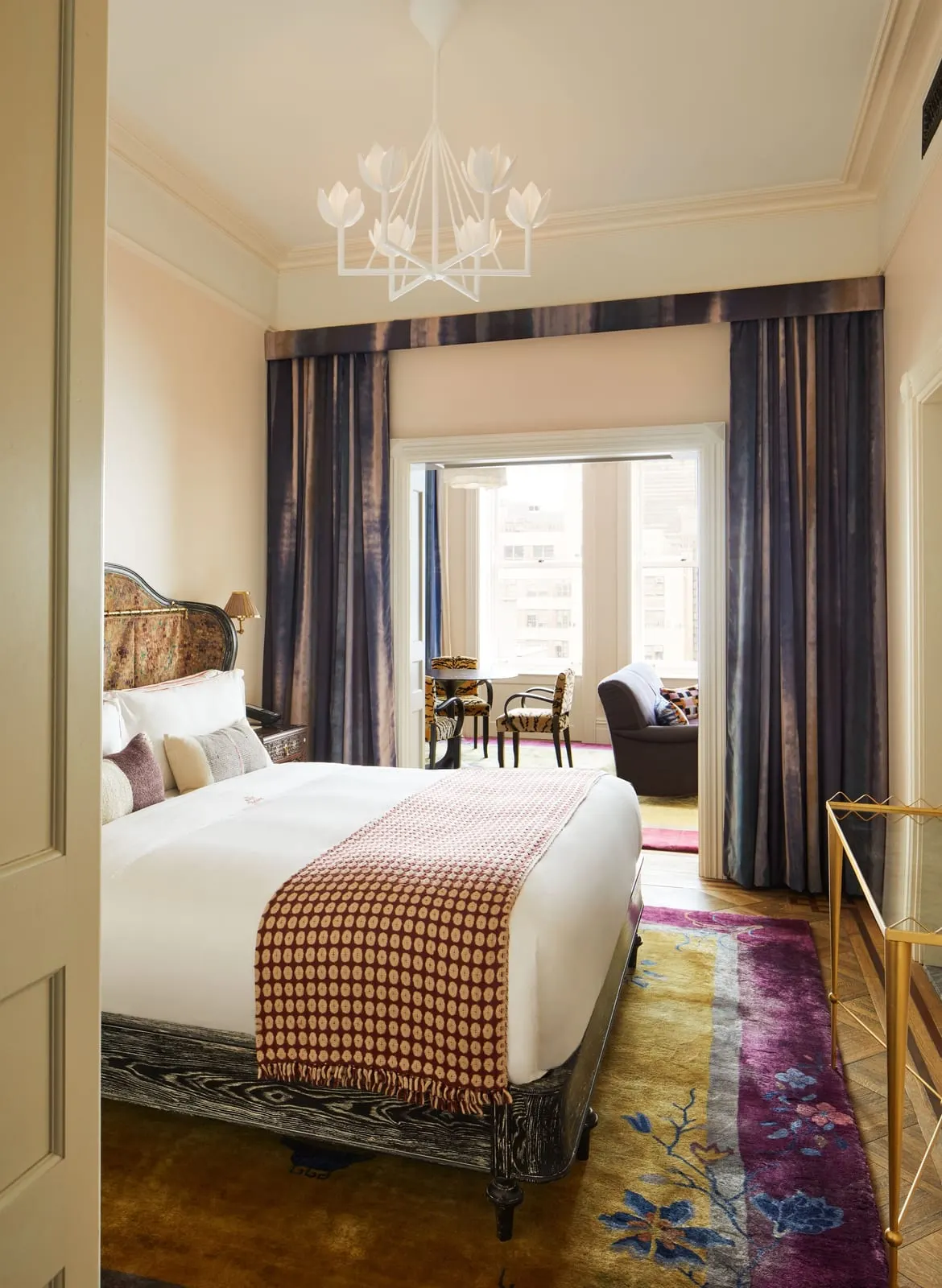 Hotel Chelsea: A guest room