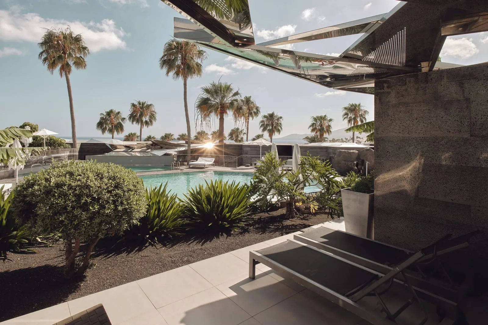 La Isla y el Mar Hotel Boutique: A Junior Suite Pool terrace over the gardens