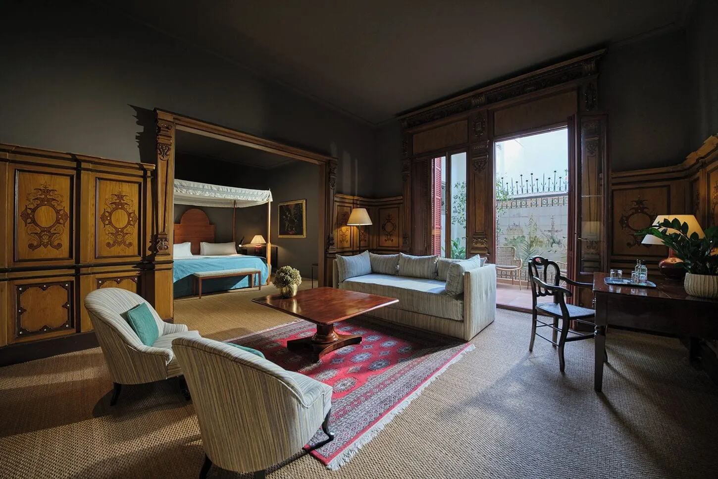 Can Cera: Suite Can Cera, with its four-poster and private terrace