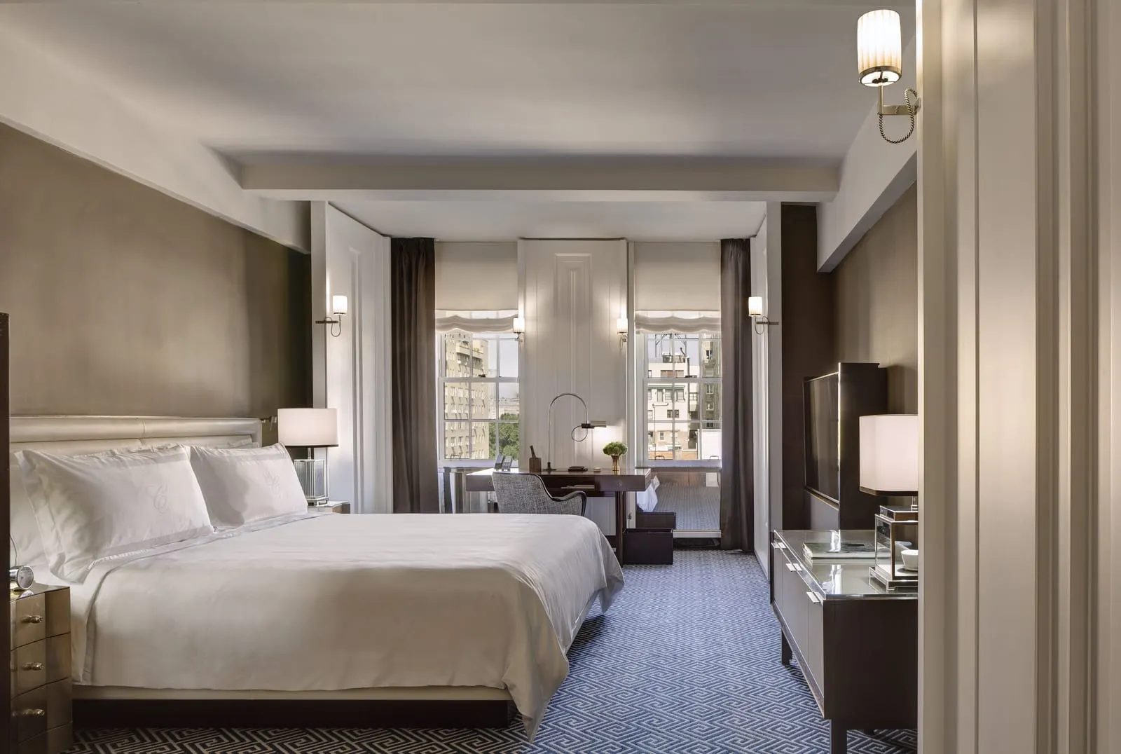 The Carlyle, A Rosewood Hotel: A guest room