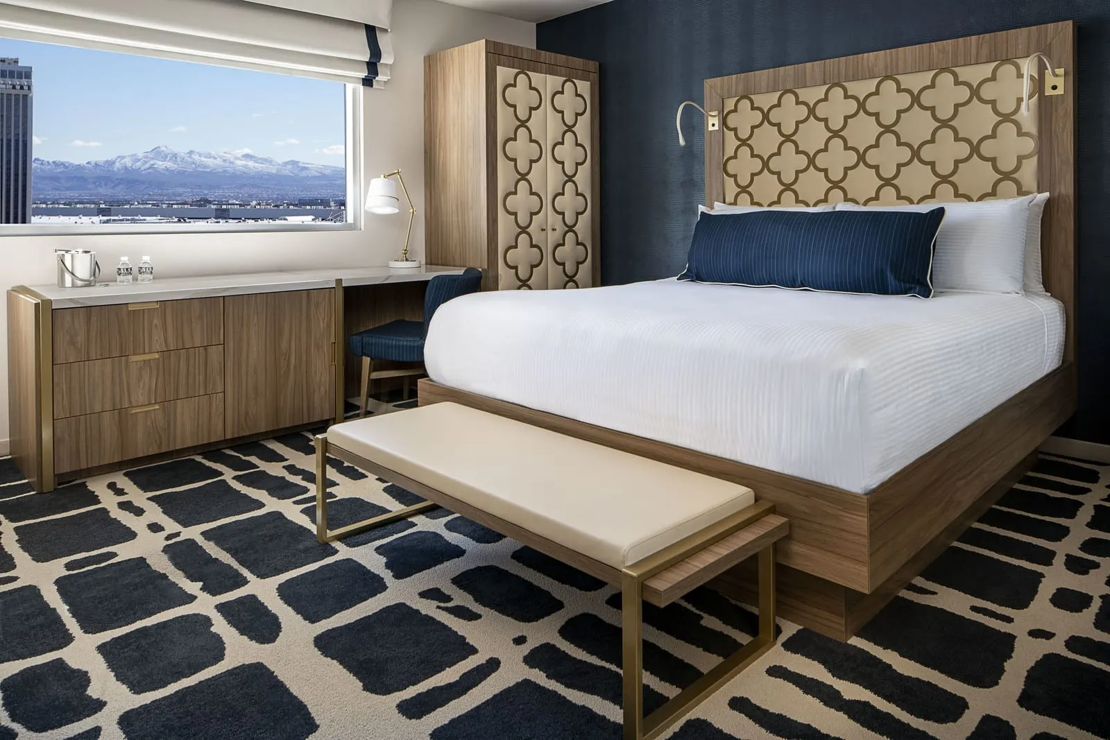 SAHARA Las Vegas: A Blanca King in blue and beige