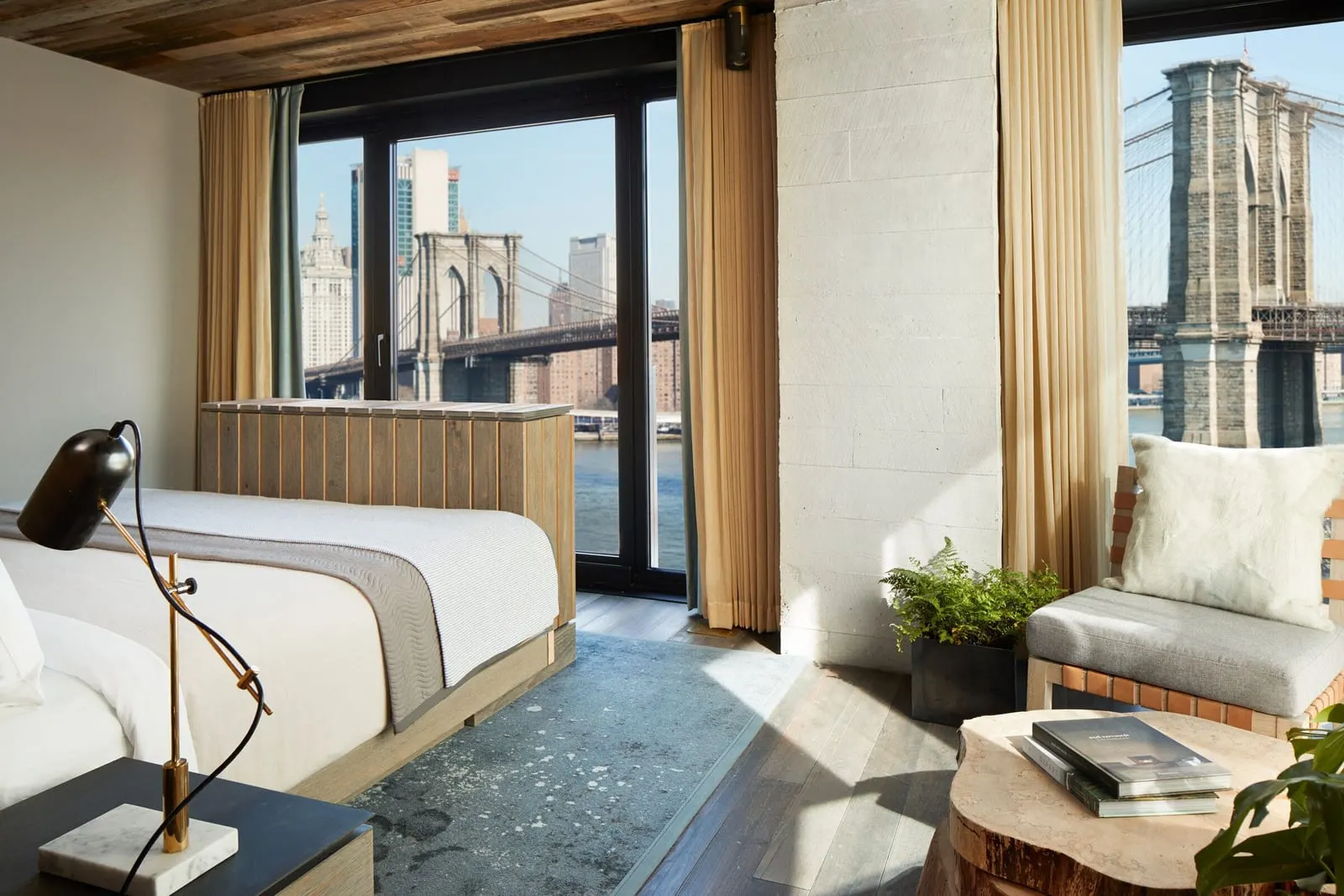 1 Hotel Brooklyn Bridge: A room facing the Brooklyn Bridge