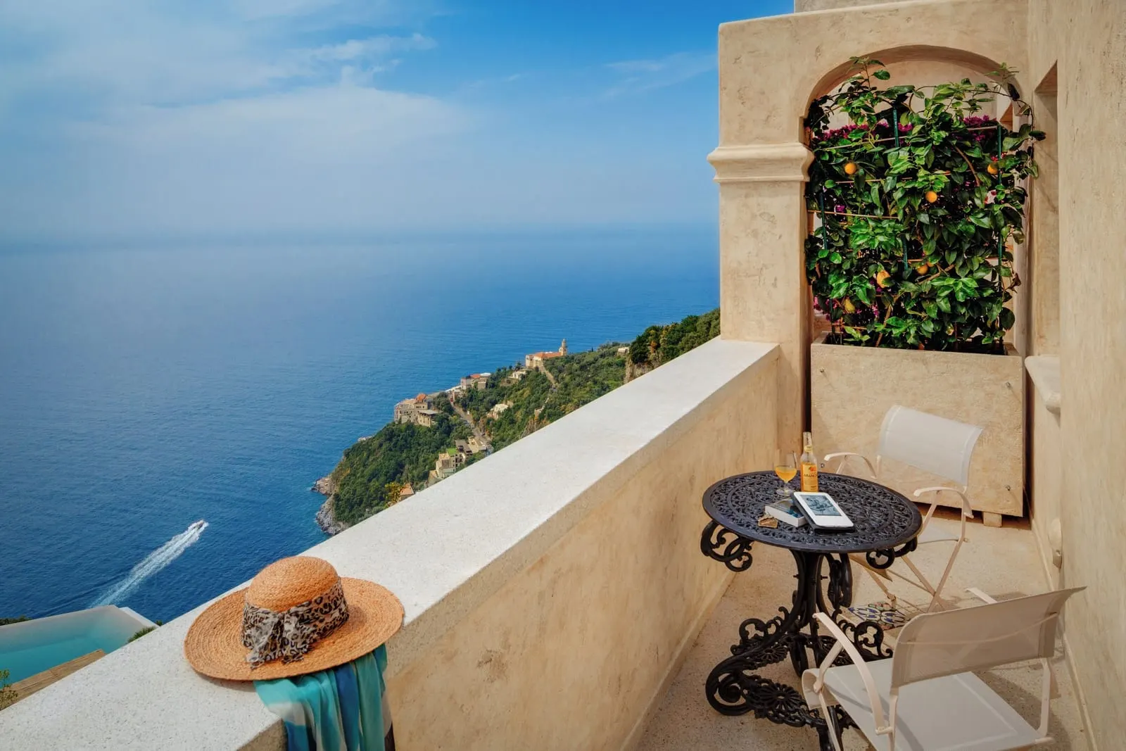 Monastero Santa Rosa Hotel & Spa: A suite terrace above the infinity pool