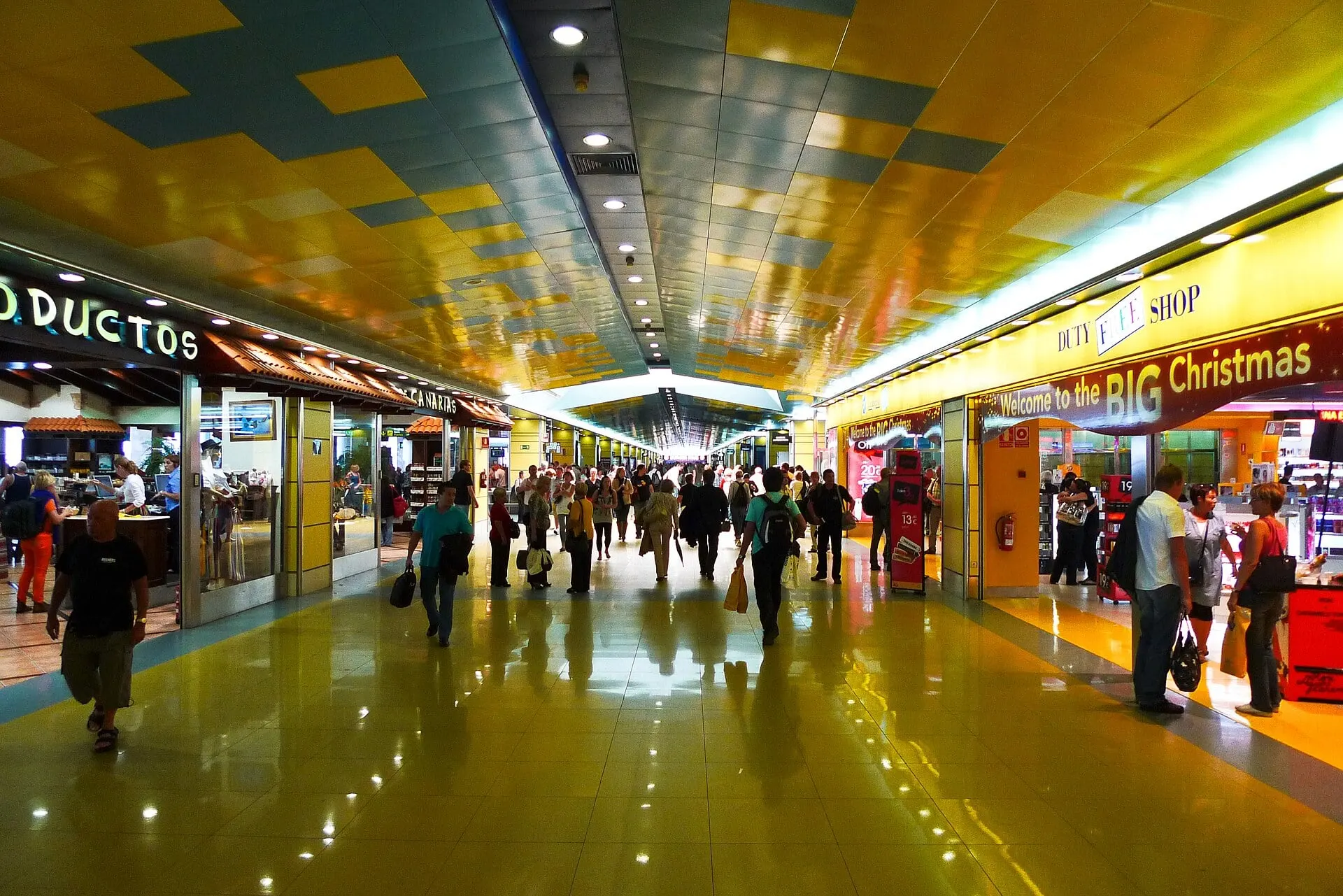 The bright departures concourse after security at Gran Canaria Airport