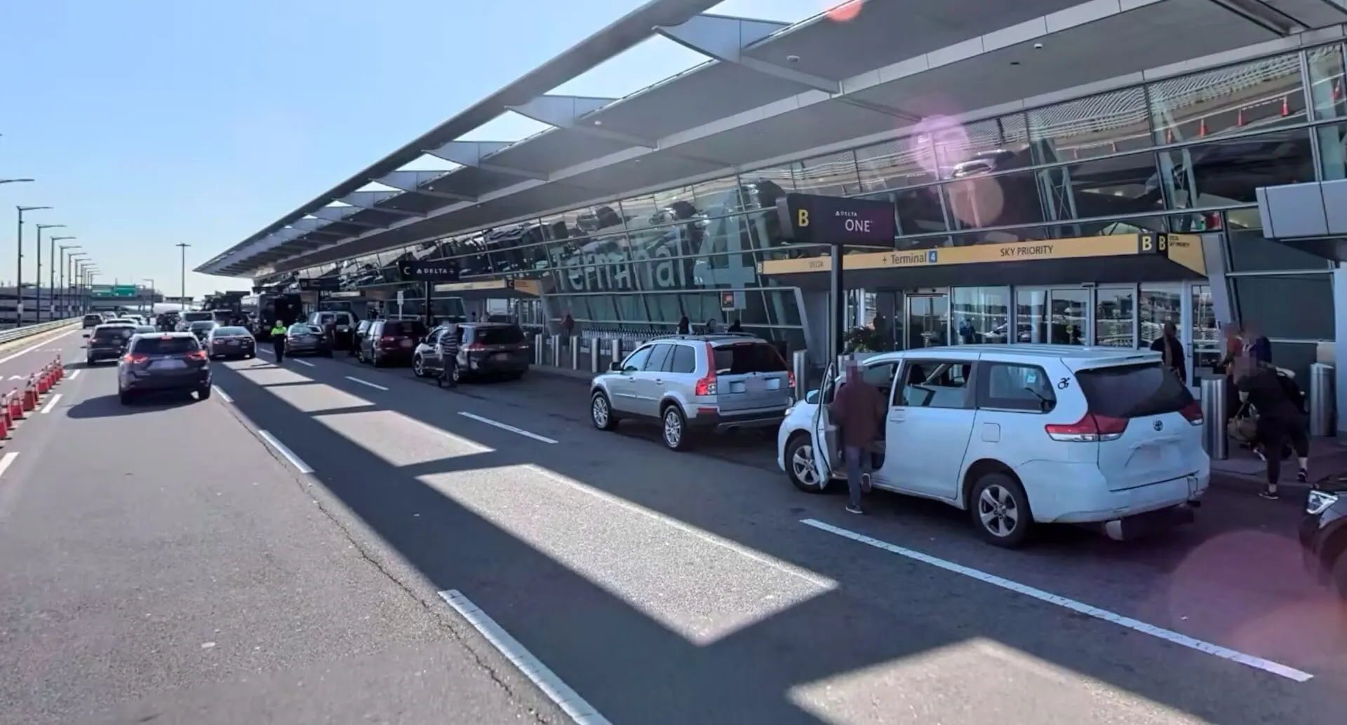 The departures kerb outside Terminal 4 at JFK in June 2019