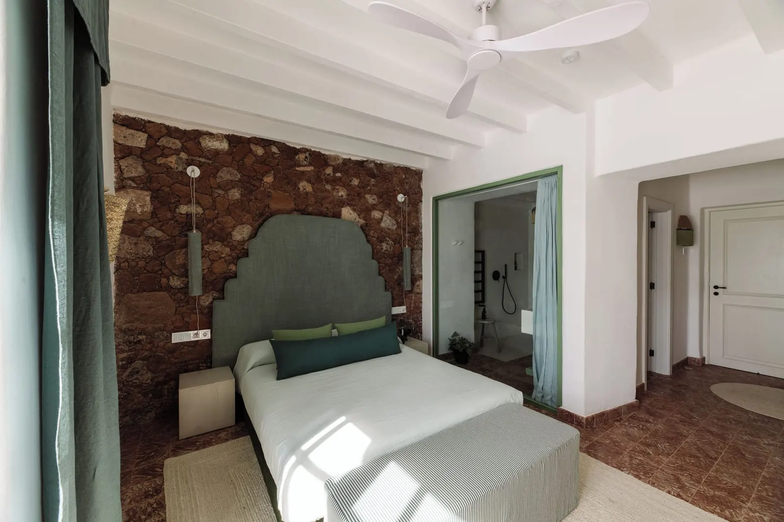 Hotel César Lanzarote: A Superior Room with Terrace and Sea View