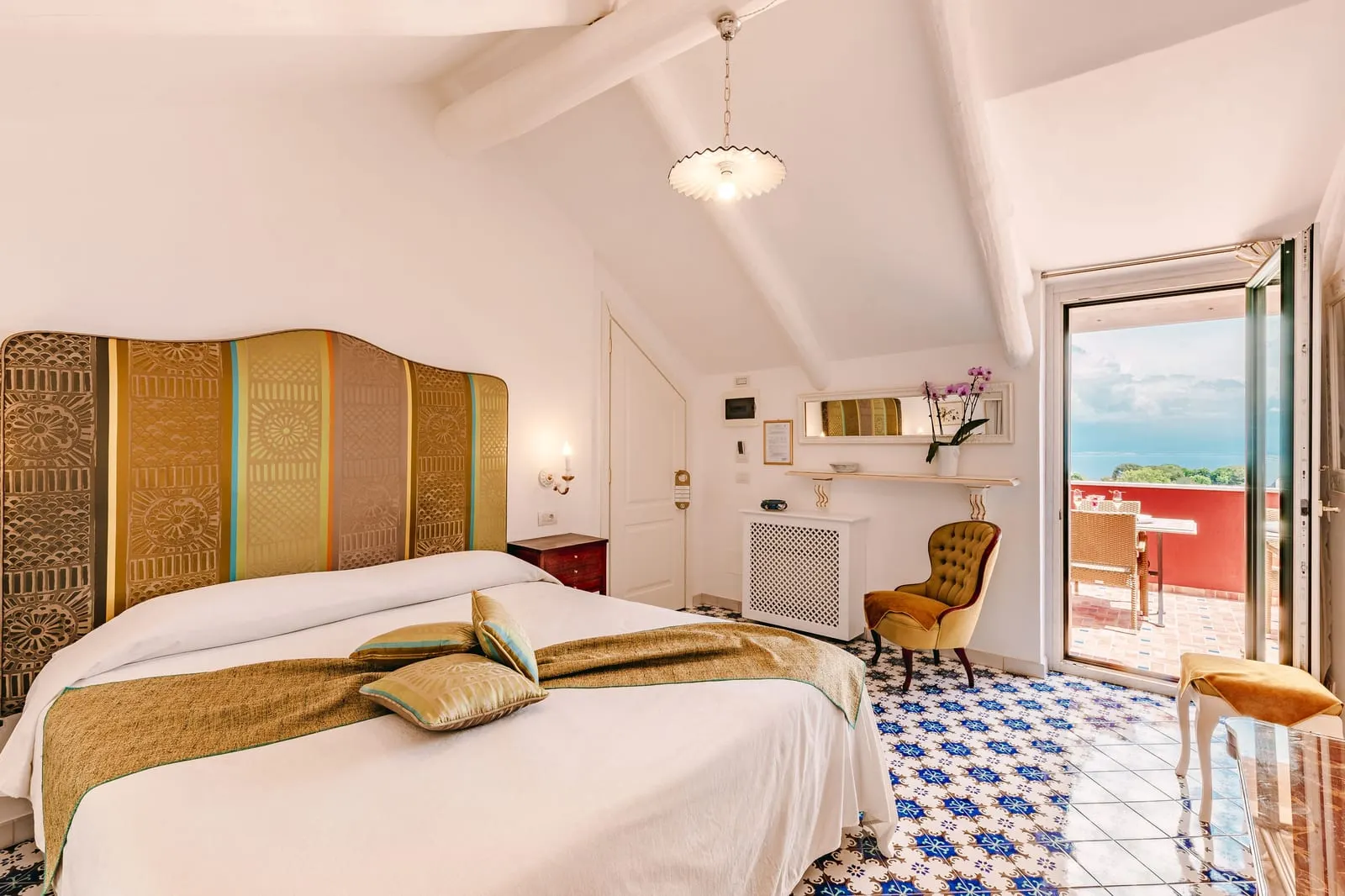 Palazzo Pascal: The Deluxe Suite Edera, with its terrace door