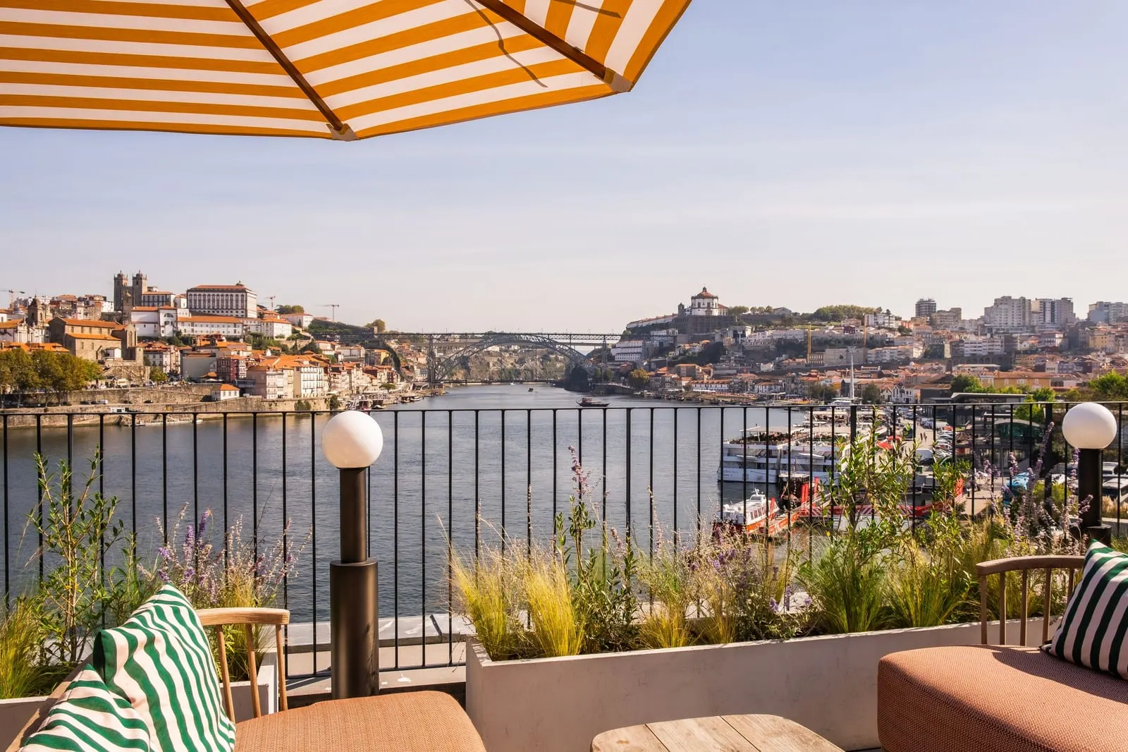The Rebello Hotel & Spa: Ribeira and the bridge from the rooftop bar