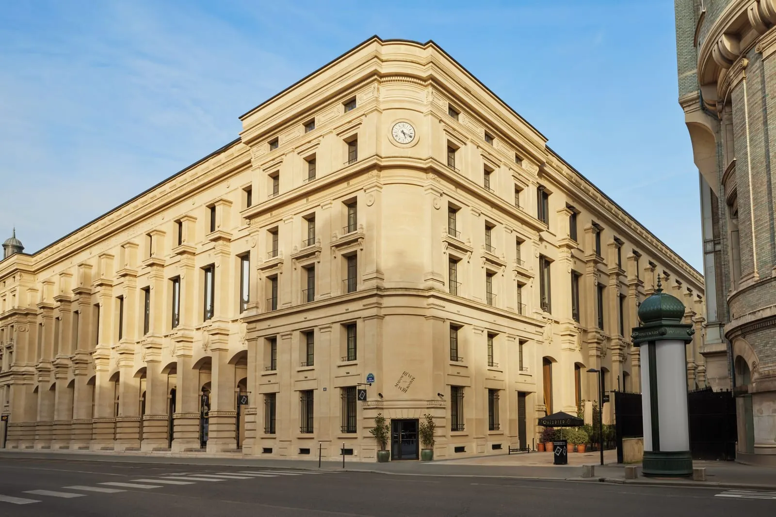 Hôtel Madame Rêve: The 1888 post office that houses the hotel