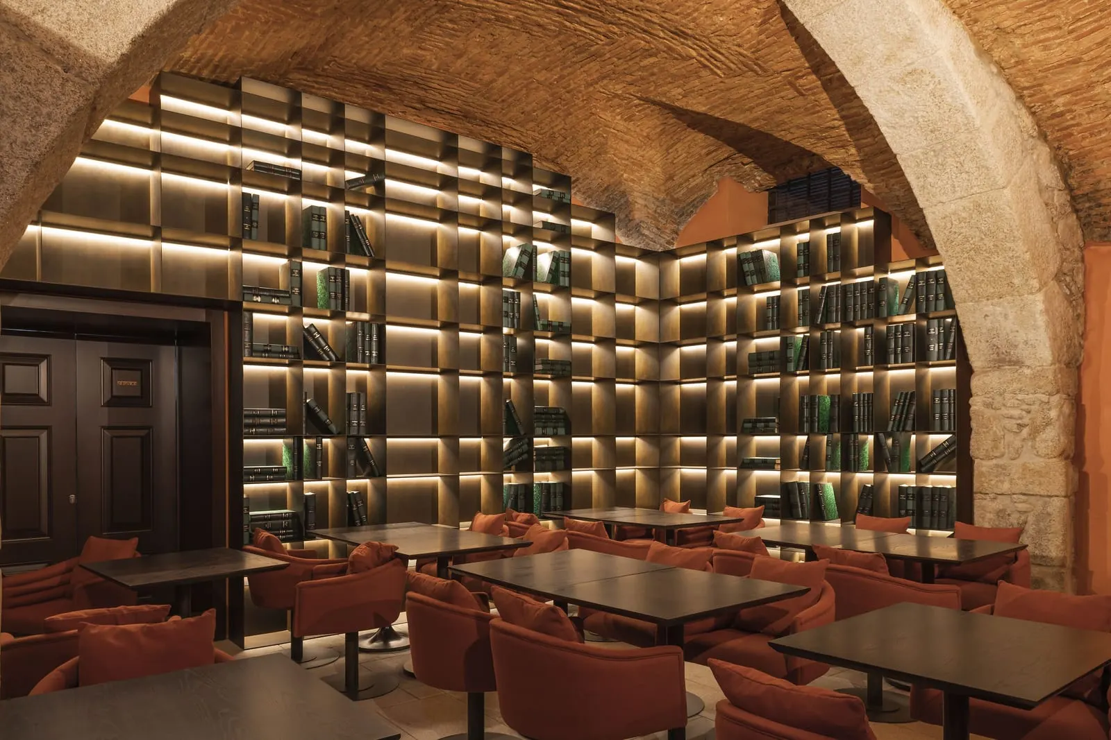 Casa da Companhia: The library