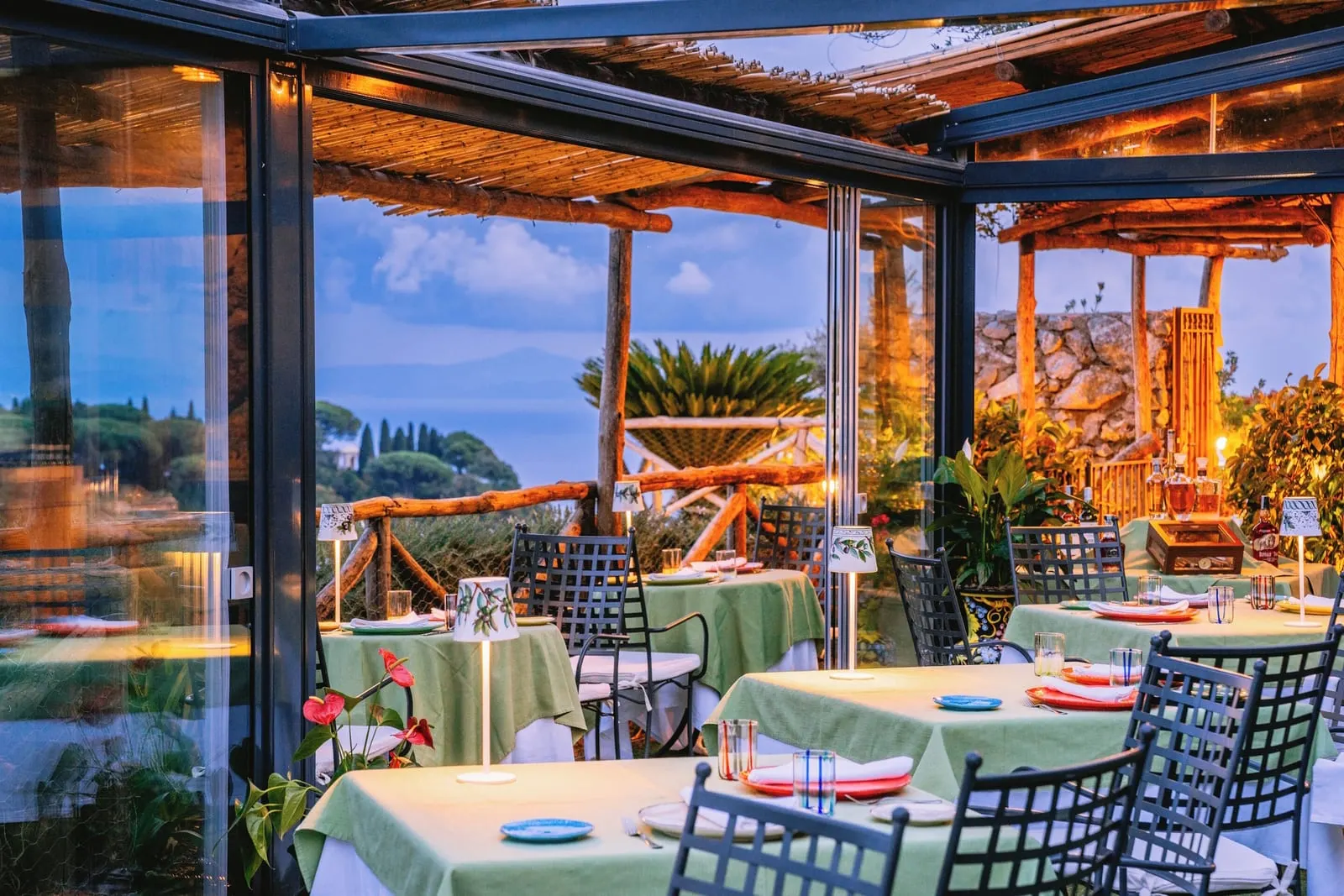 Palazzo Pascal: Gli Ulivi's terrace, laid for dinner