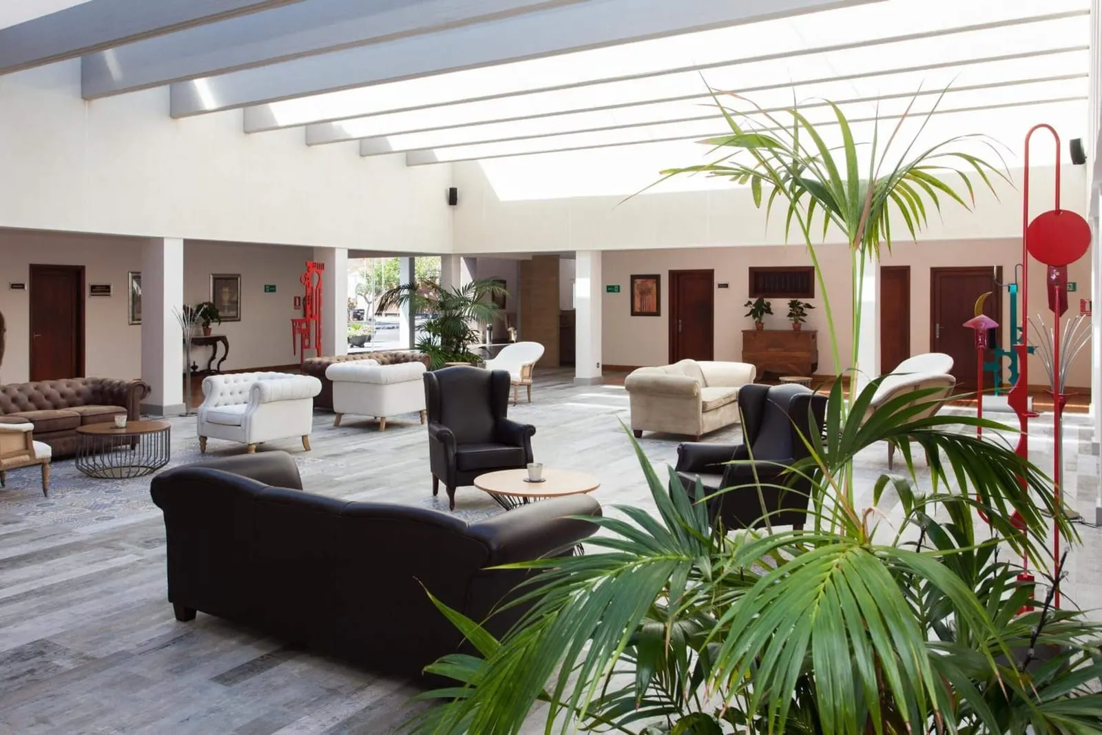 El Mirador de Fuerteventura: The lounge under the long skylights
