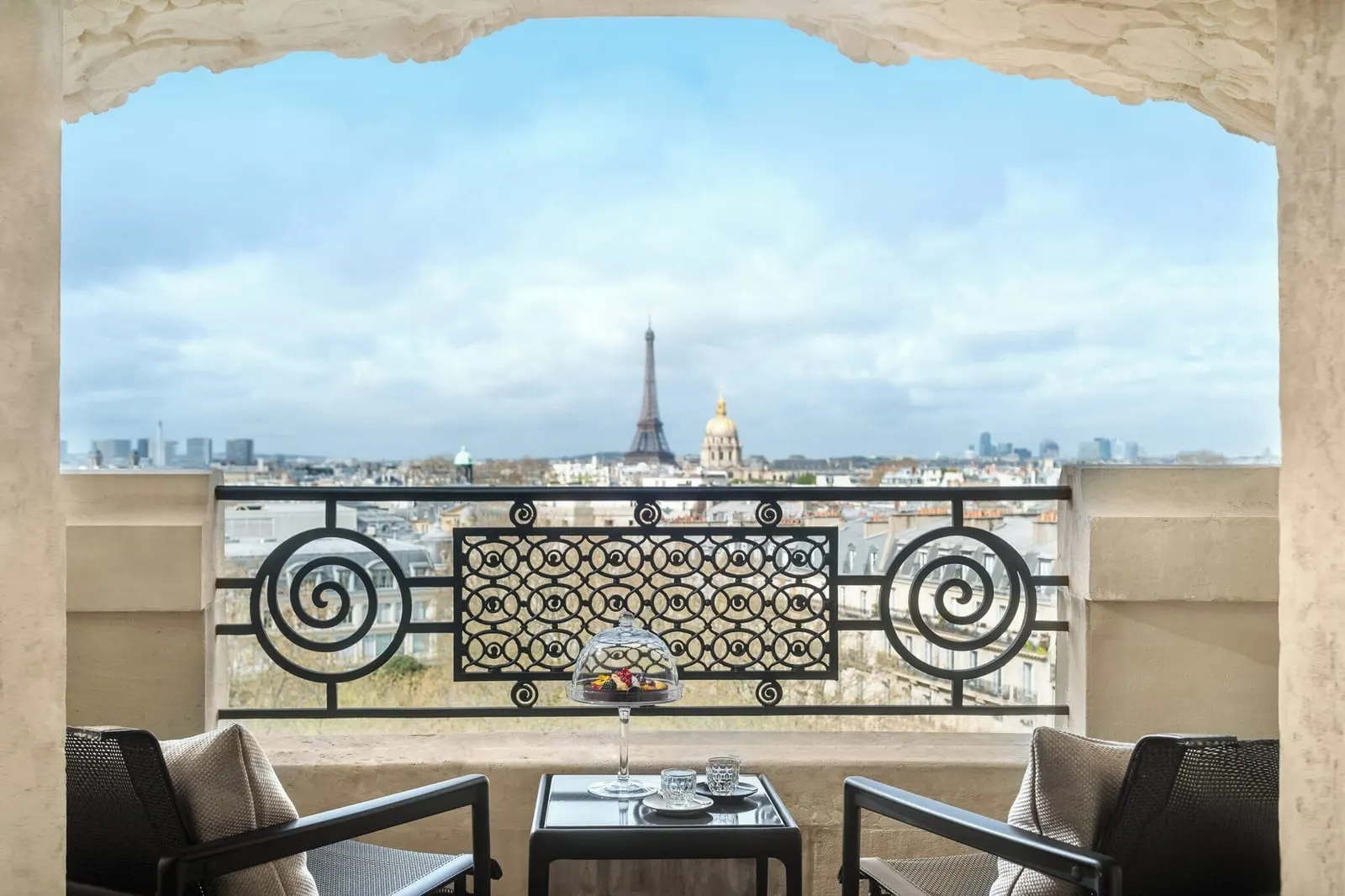 Mandarin Oriental Lutetia, Paris: The Eiffel Tower and Invalides dome from the Amour Suite