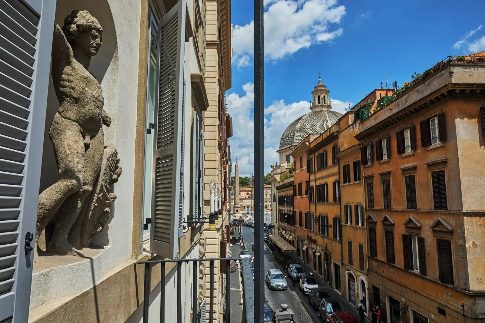 ROMEO Roma: A sphinx on the balcony
