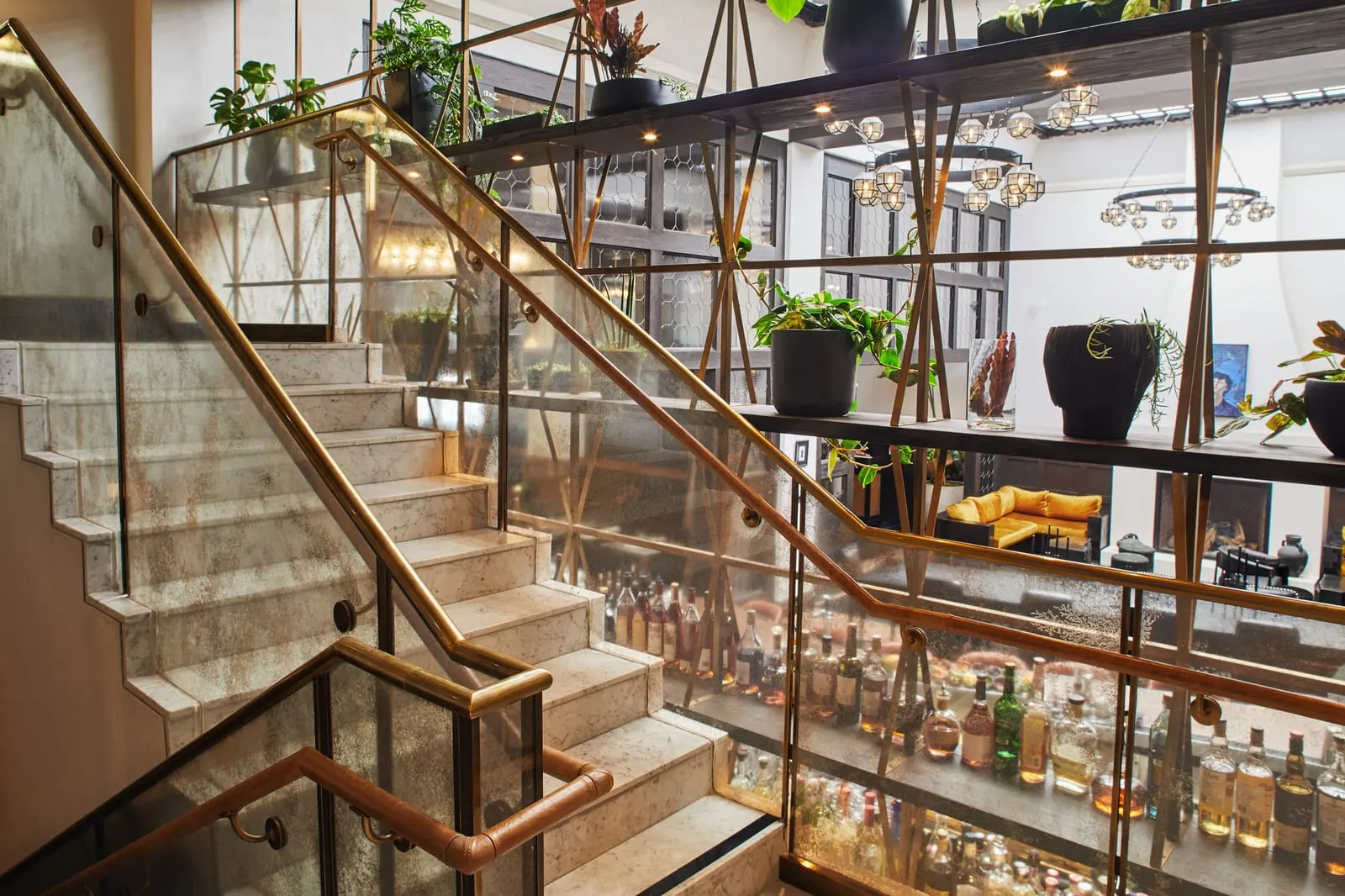 Hotel Figueroa: The marble and brass lobby staircase