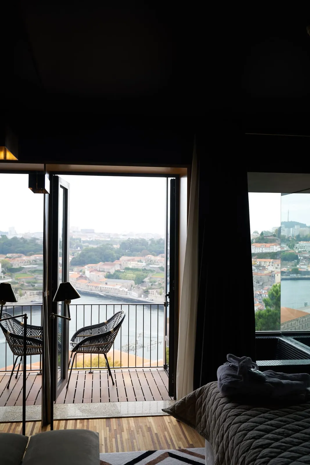 Torel Avantgarde: A balcony over the river