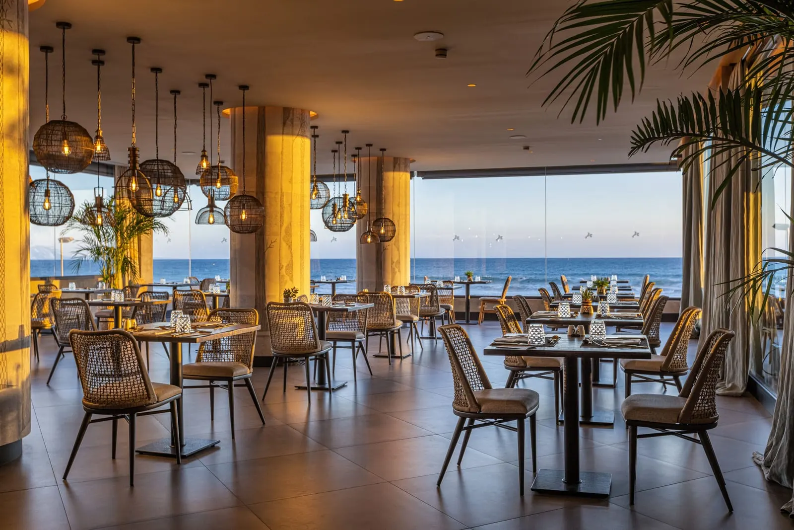 Hotel Faro, a Lopesan Collection Hotel: The Ocean Restaurant facing the Atlantic