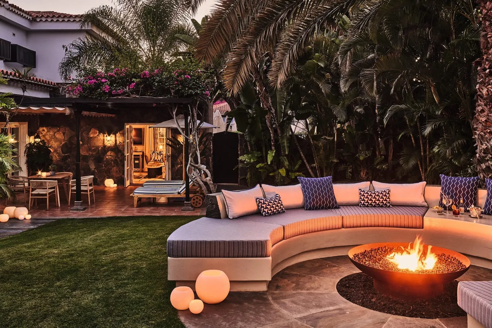 Seaside Grand Hotel Residencia: The Presidential Suite's private garden at dusk
