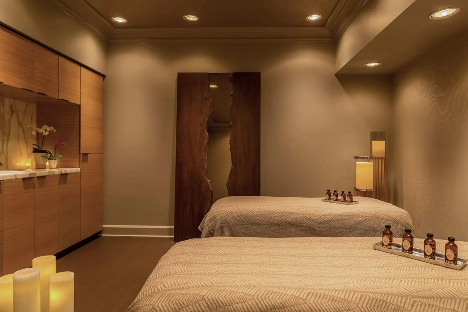 Four Seasons Hotel Las Vegas: A couples treatment room in the Forbes Five-Star spa