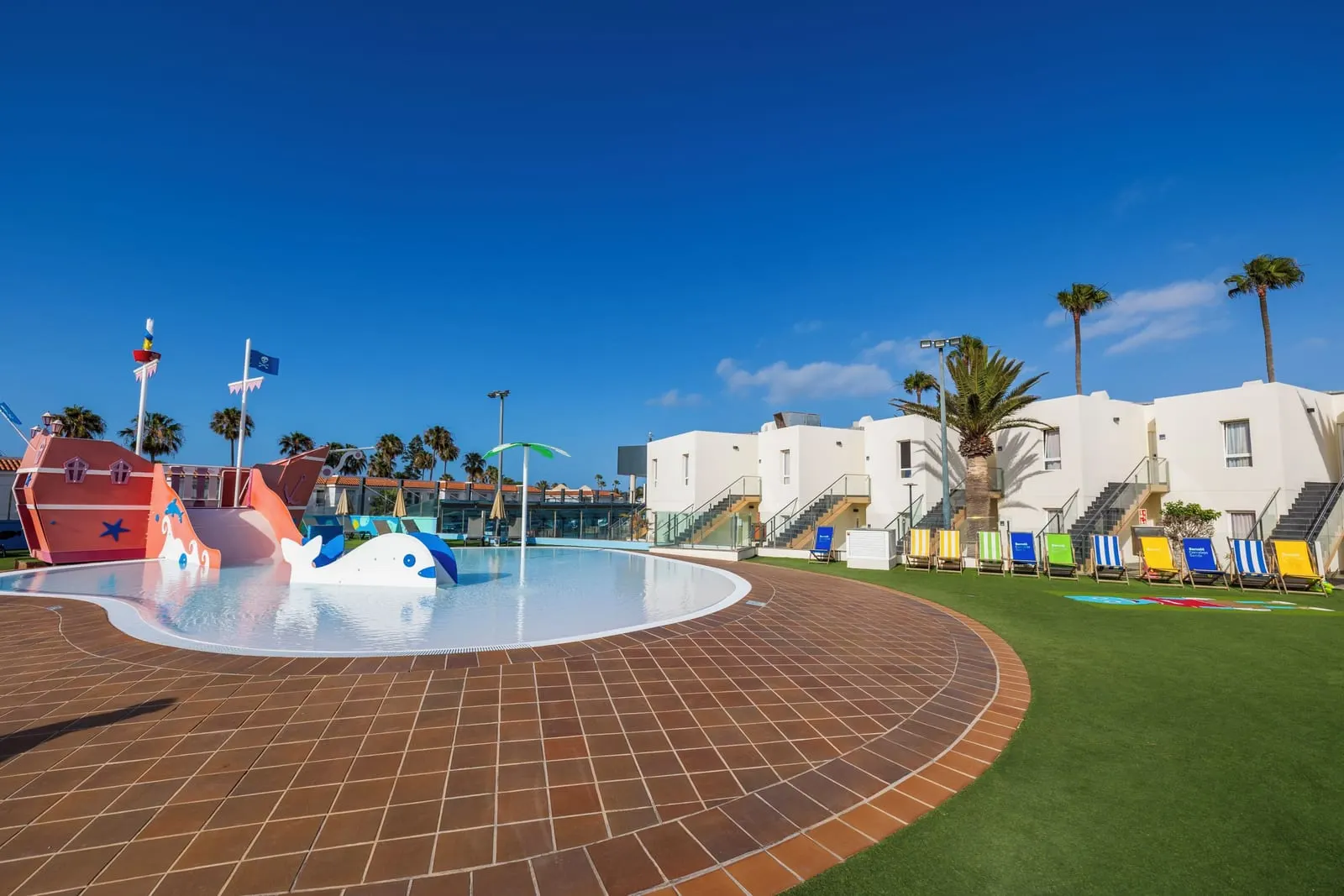 Barceló Corralejo Sands: The children's pool with its pirate ship