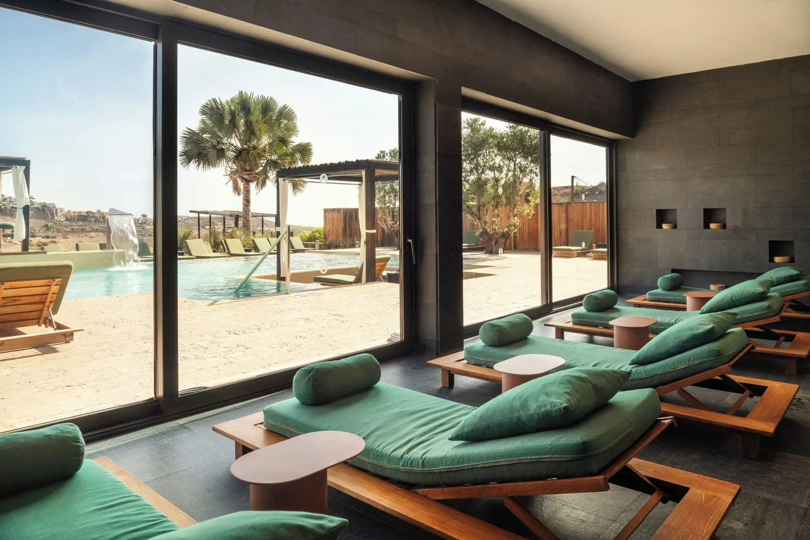 Salobre Hotel Resort & Serenity: Loungers in the spa, facing the Vitality pool