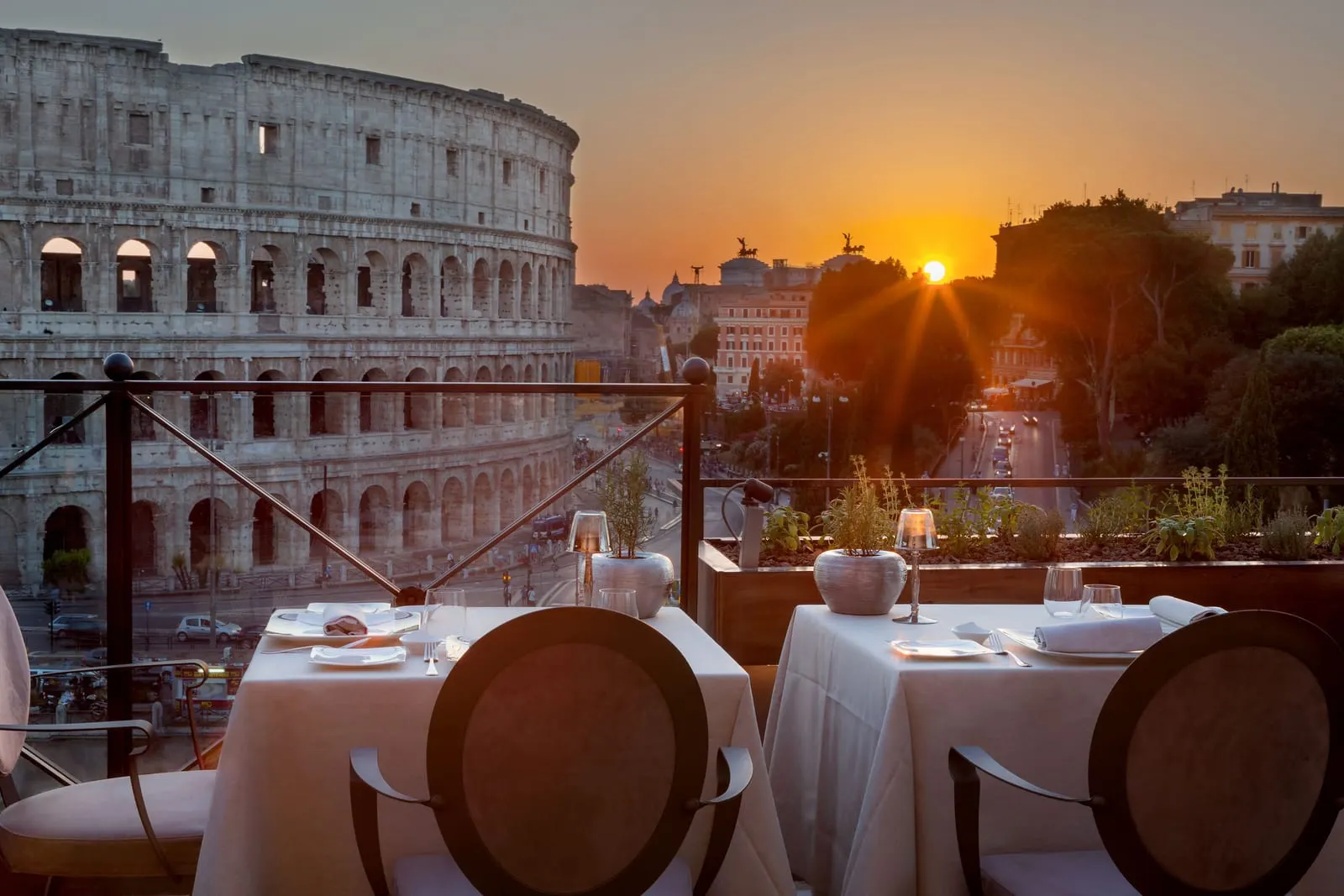Palazzo Manfredi: Aroma, laid for dinner above the arena