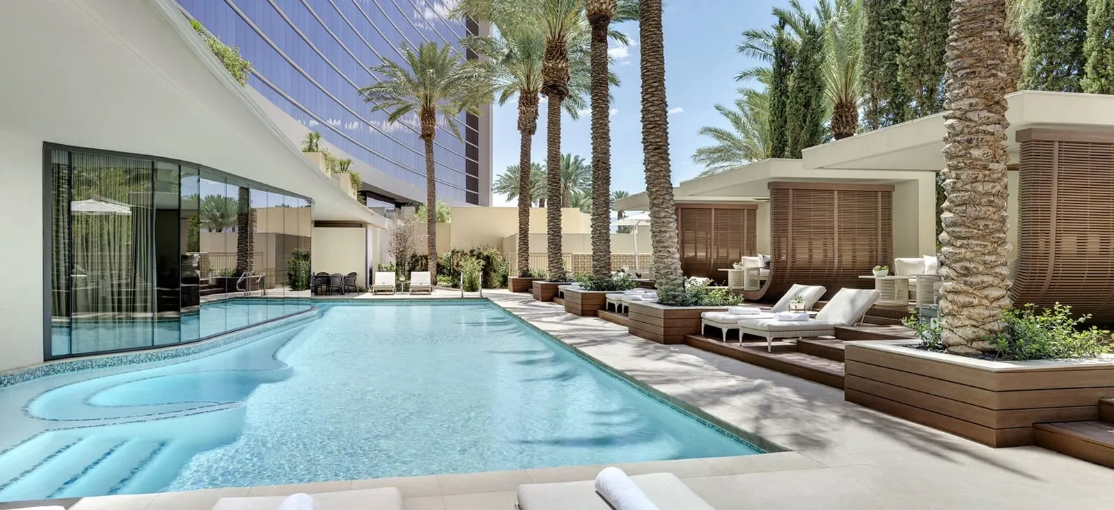 Red Rock Casino Resort & Spa: The outdoor pool at the spa