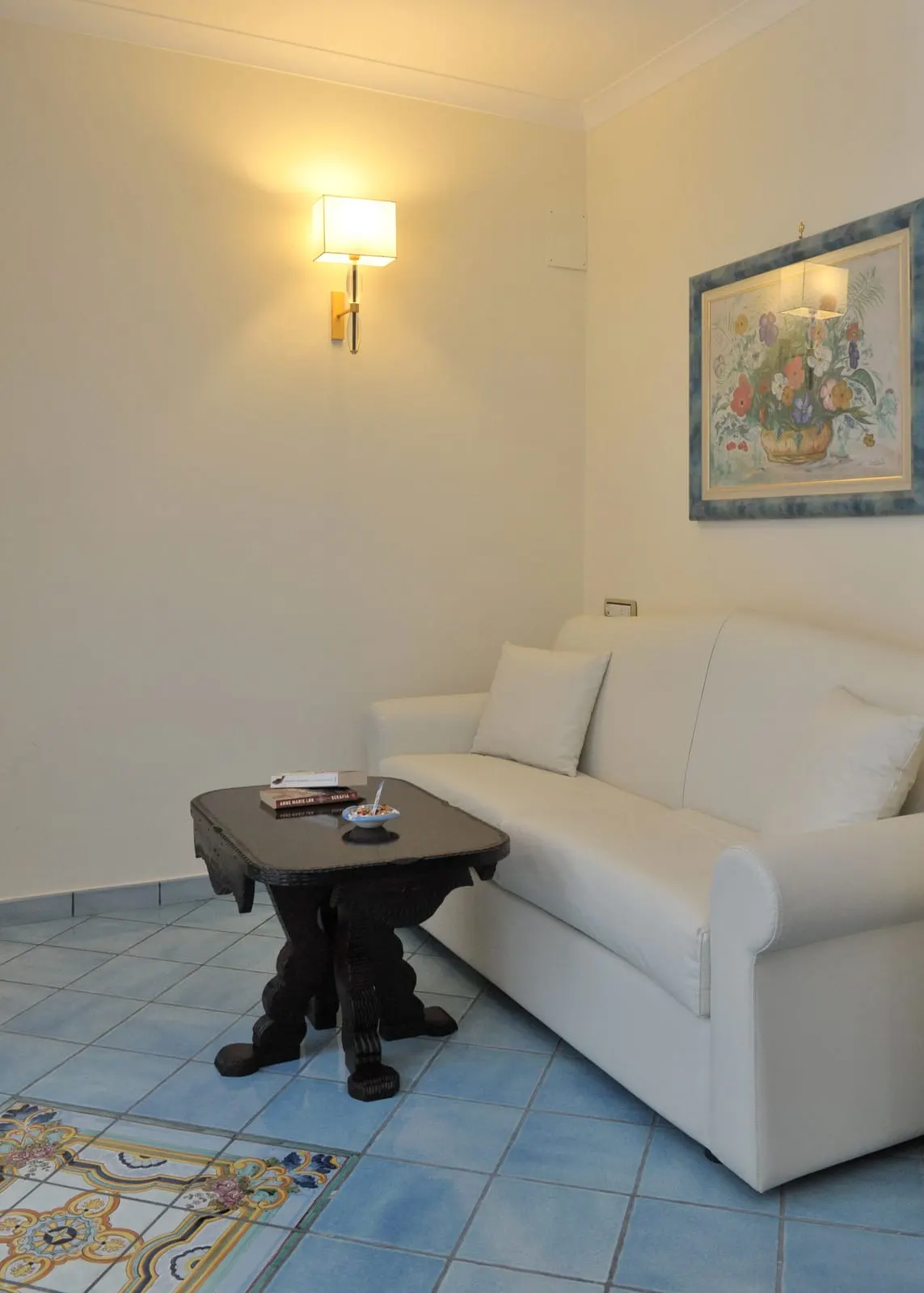Hotel Santa Lucia: The Mini Suite's sitting area