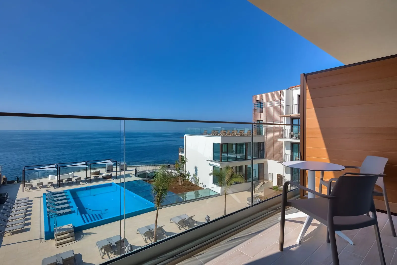 Sentido Galomar: The adults' seawater pool above the Atlantic