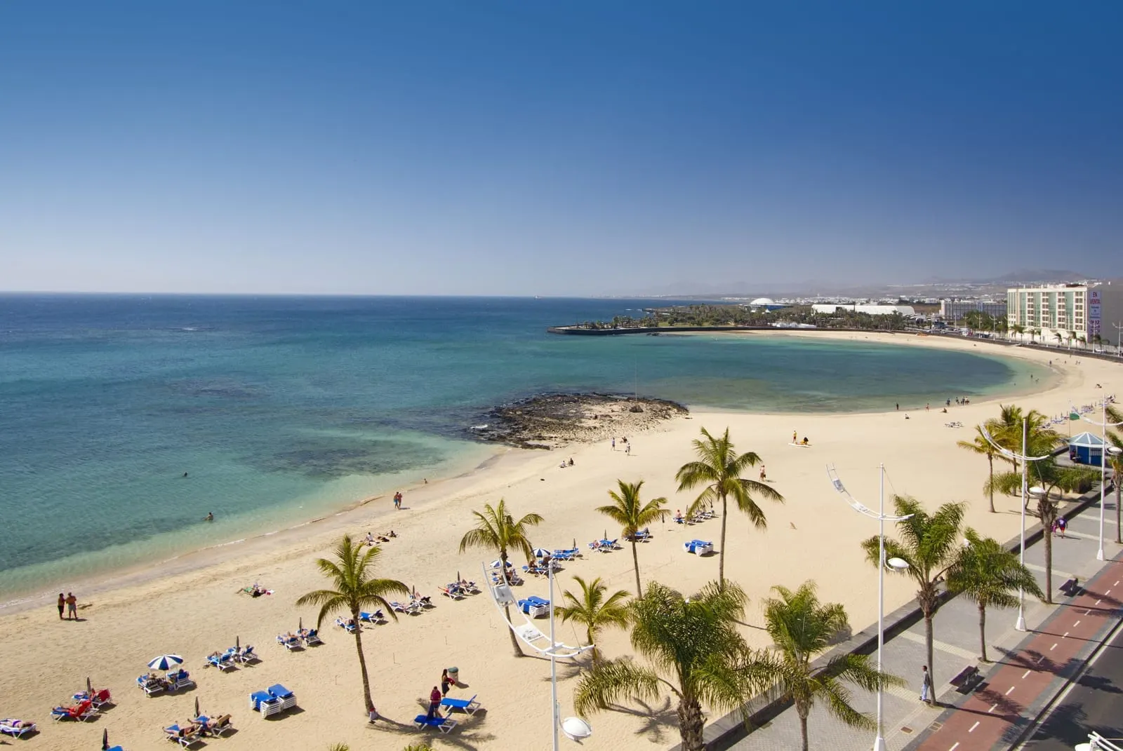 Hotel Lancelot: Playa del Reducto, across the promenade
