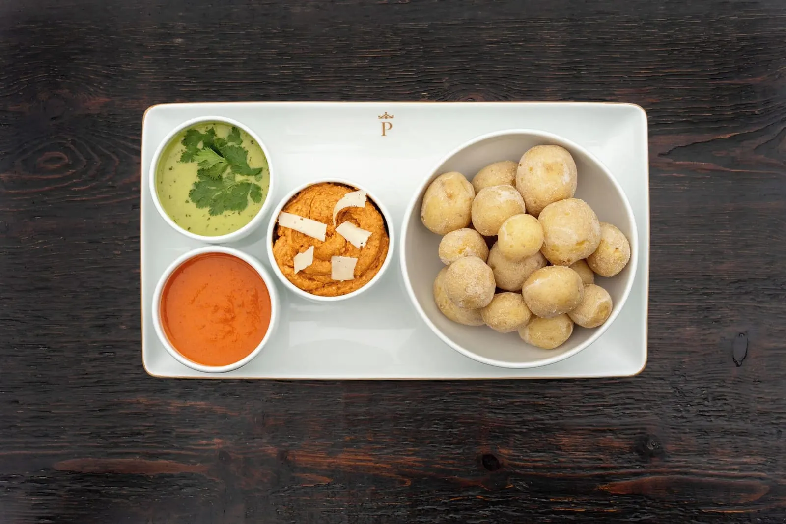 Parador de Cruz de Tejeda: Papas arrugadas with red and green mojo