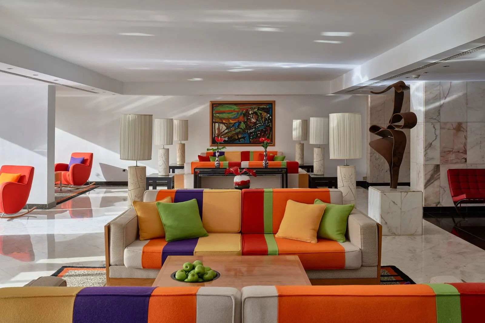 Seaside Palm Beach: Striped sofas in the lobby