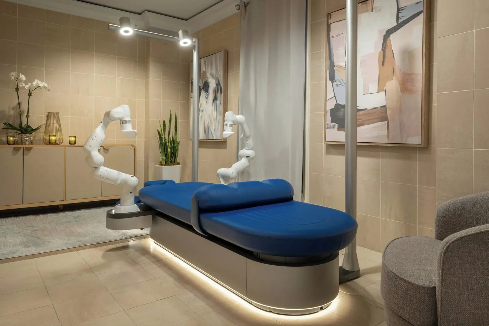 The Ritz-Carlton Orlando, Grande Lakes: The Aescape robotic massage table