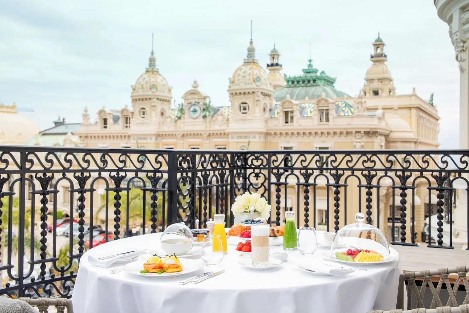 Hôtel de Paris Monte-Carlo: Breakfast facing the Casino