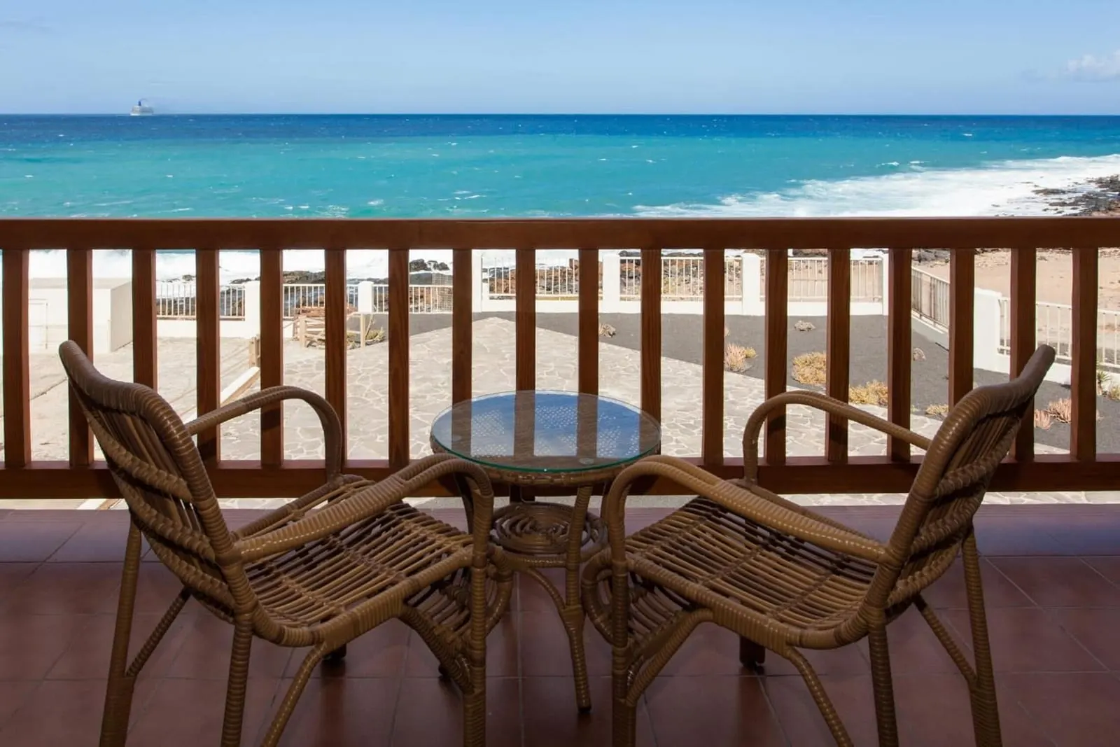 El Mirador de Fuerteventura: Balcony chairs facing the Atlantic