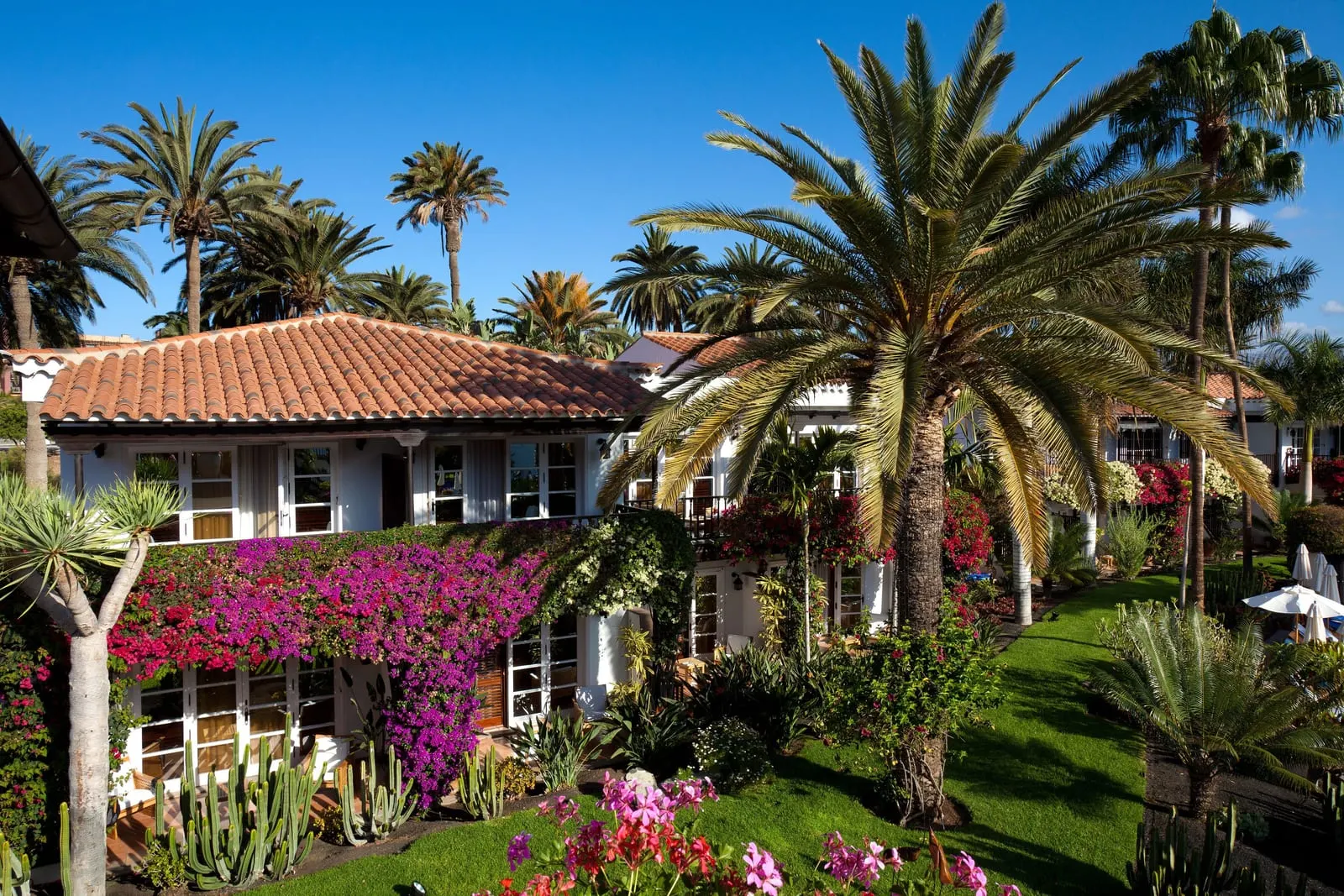 Seaside Grand Hotel Residencia: Colonial-style villas among palms and bougainvillea