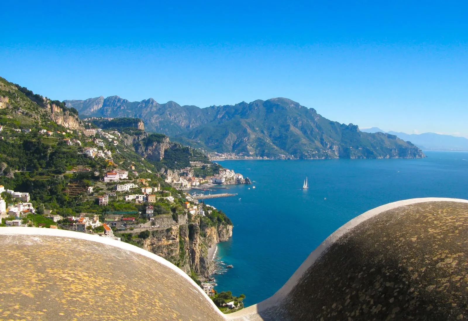 Monastero Santa Rosa Hotel & Spa: The coast towards Amalfi from the hotel