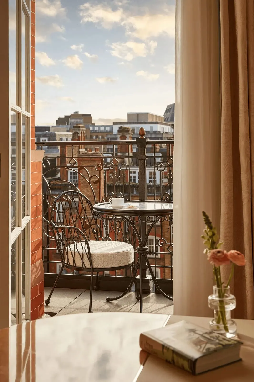 Claridge's: A balcony over Mayfair