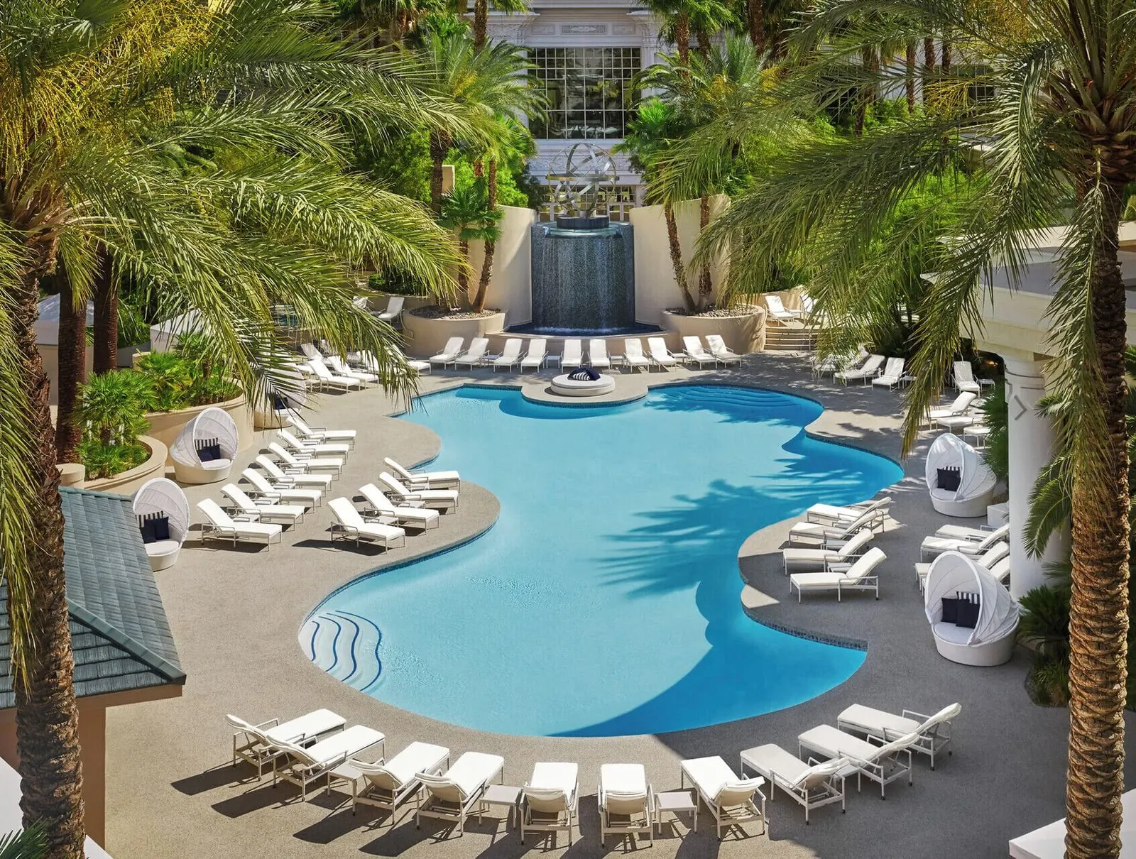 Four Seasons Hotel Las Vegas: The guests-only pool in its palm garden