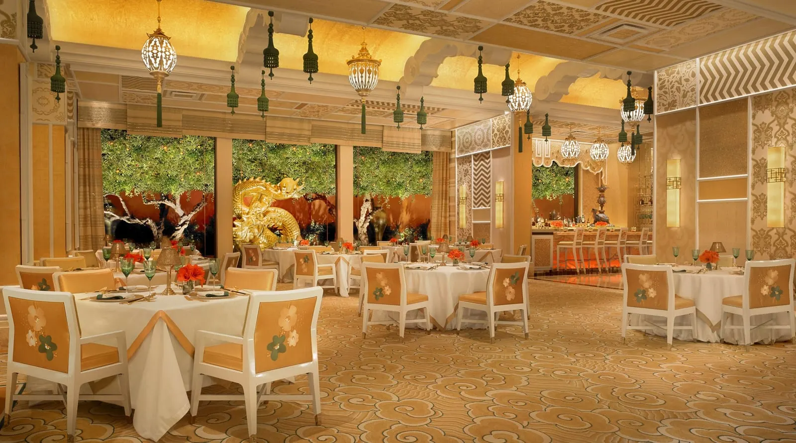 Wynn Las Vegas: Wing Lei, with the gilded dragon in its garden