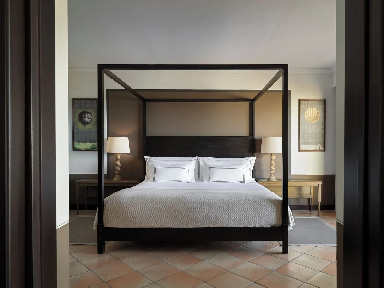 Hacienda del Conde: Four-poster bed