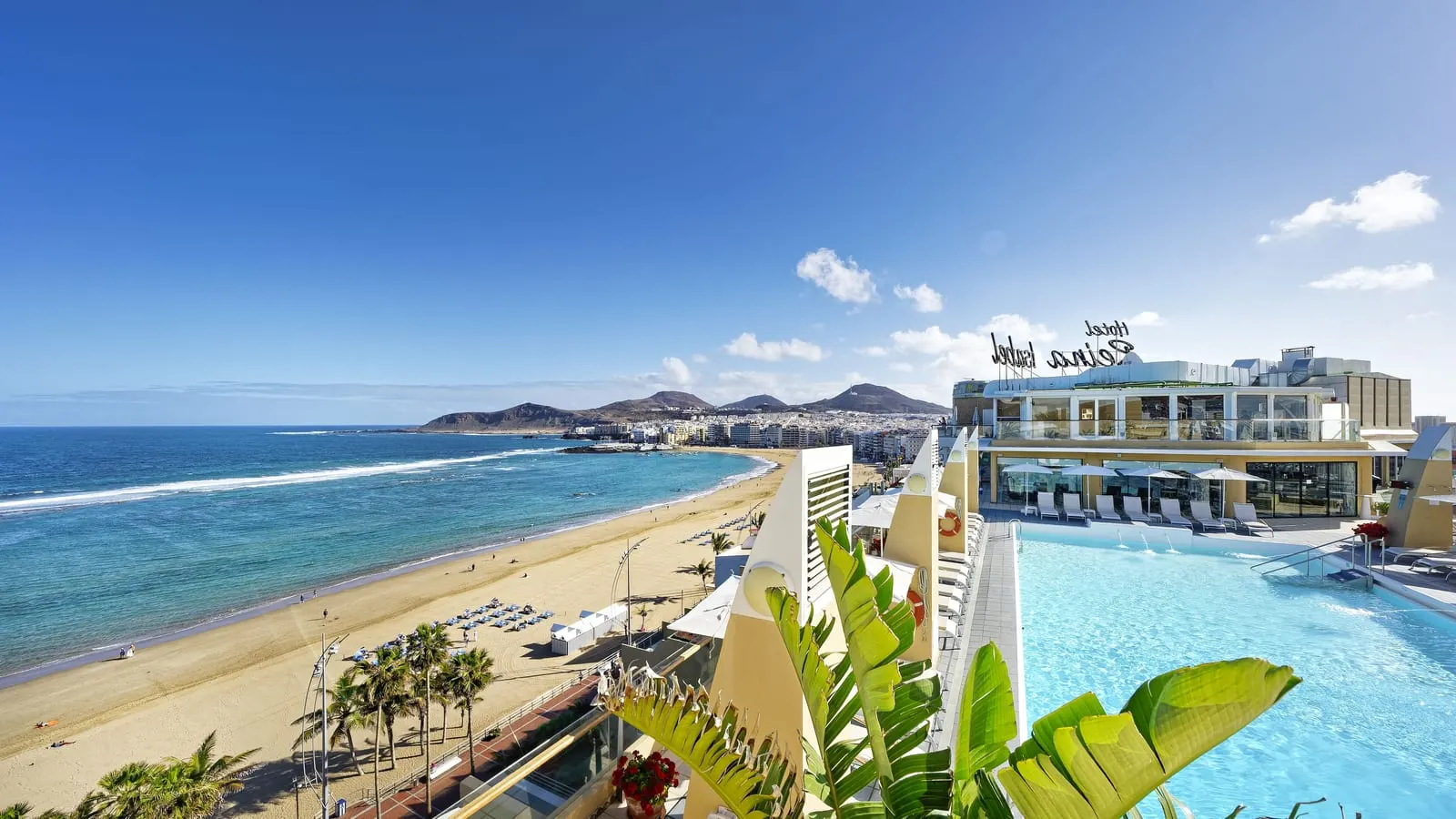 Bull Reina Isabel & Spa: The pool and beach, looking north to La Isleta