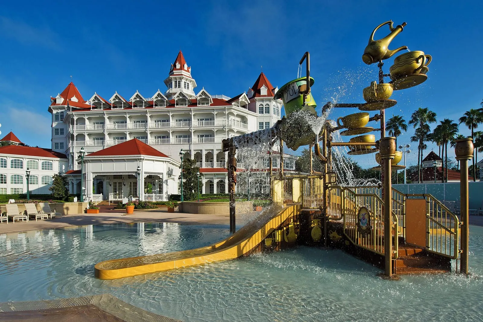 Disney's Grand Floridian Resort & Spa: The Alice in Wonderland splash area