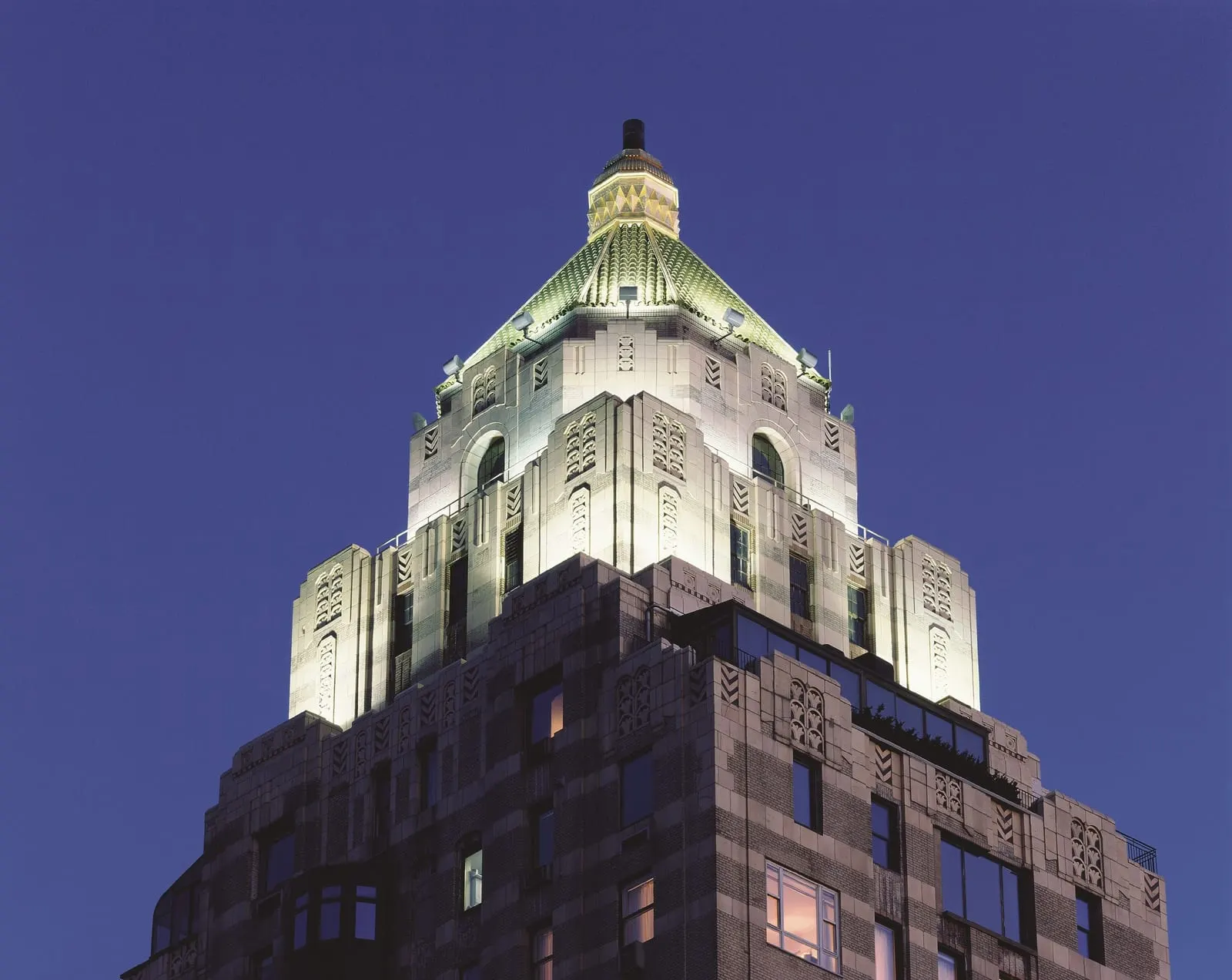 The Carlyle, A Rosewood Hotel: The tower's crown at night