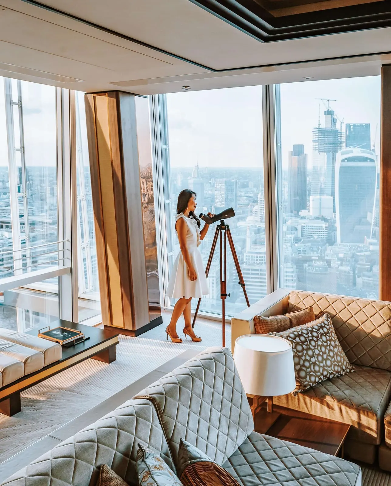 Shangri-La The Shard, London: A telescope at the window