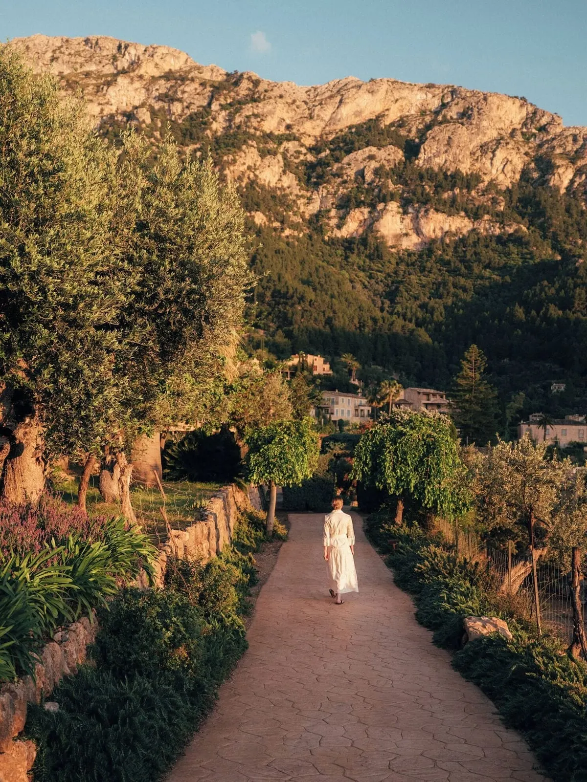 La Residencia, A Belmond Hotel: A path through the olive groves below the mountains